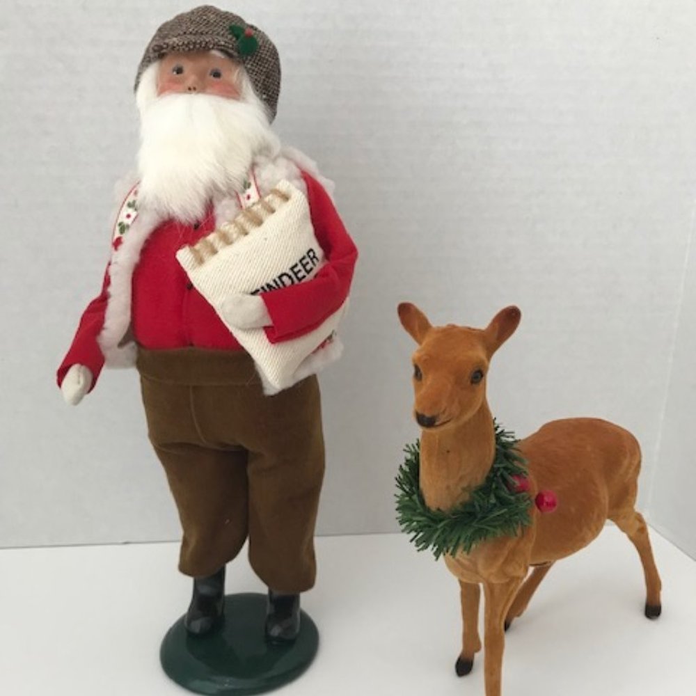 Byers Choice LTD Caroler Santa with Reindeer